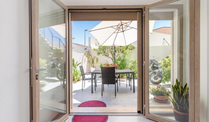 CASA L'ANGOLO FIORITO