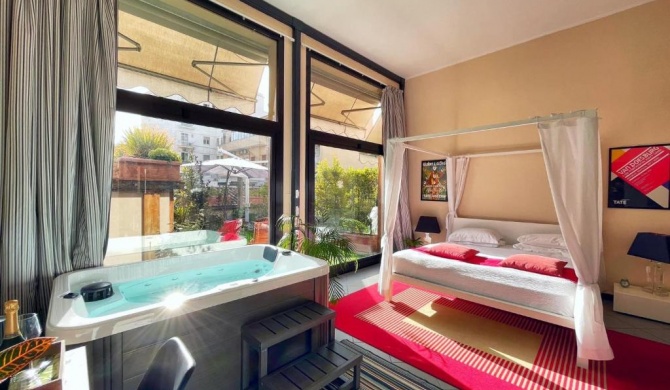 Snob Luxury Suite