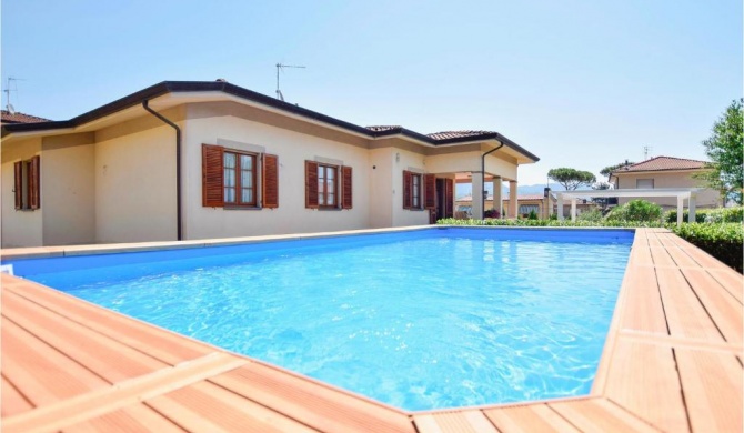 Nice home in Camaiore with 3 Bedrooms, WiFi and Outdoor swimming pool