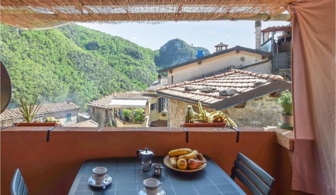 Stunning home in Camaiore with 3 Bedrooms and WiFi