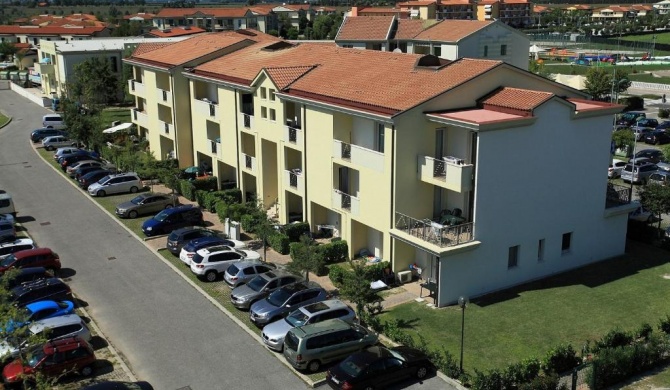 Robinia/Pinetine Lido Altanea
