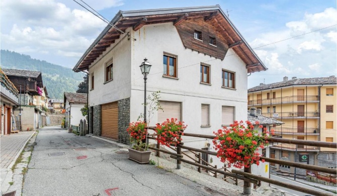 Two-Bedroom Holiday home in Brusson AO