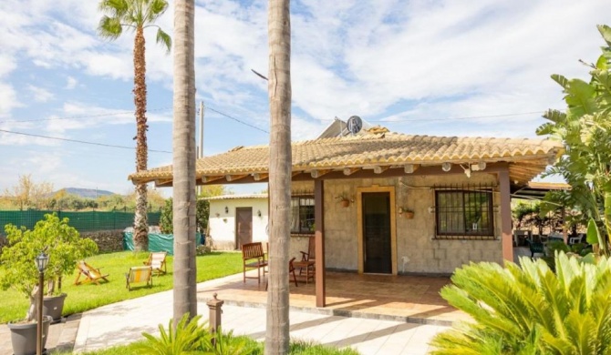 Traditional holiday home in Carlentini with garden