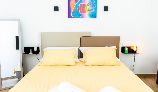 Zeta Rooms